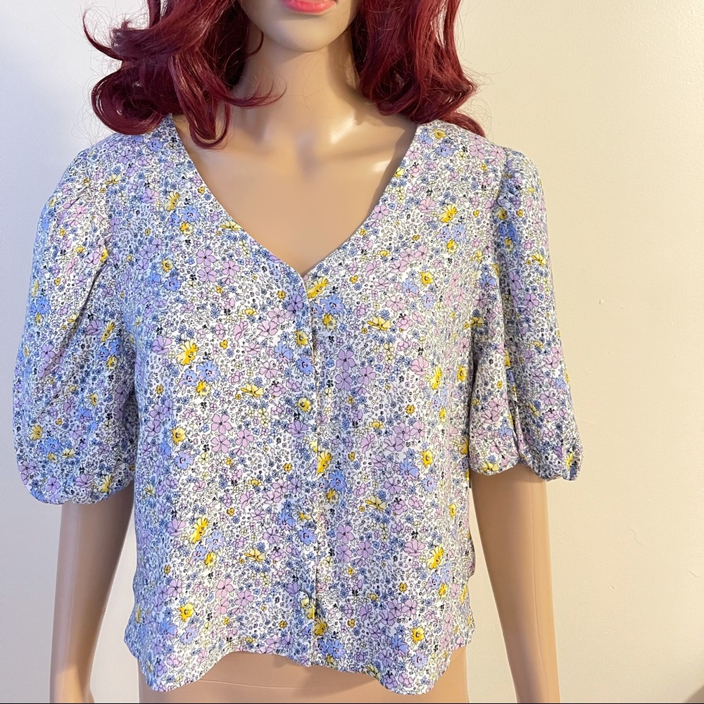 NWT Levi’s viscose bubble sleeve top in size L.